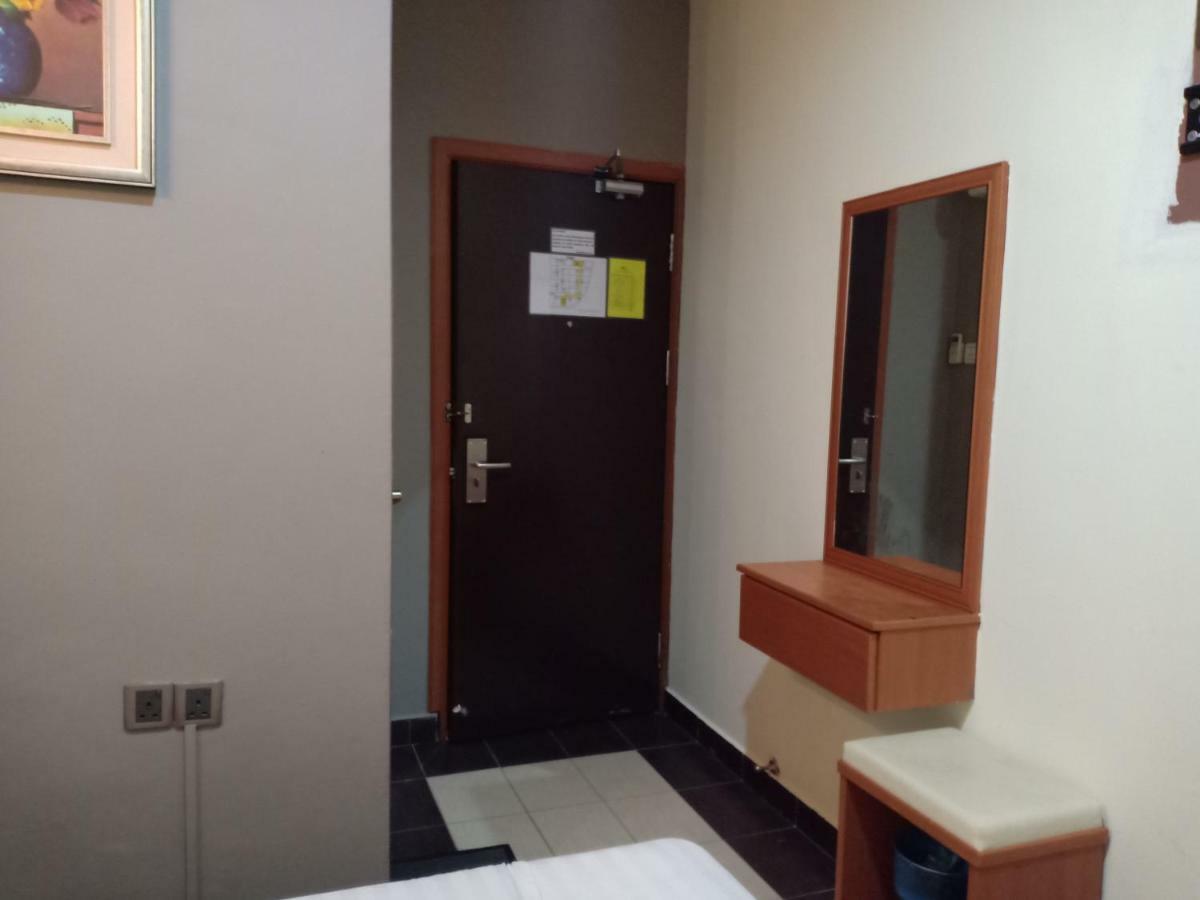 Tc Inn Business Hotel @ Сери Кембанган Екстериор снимка