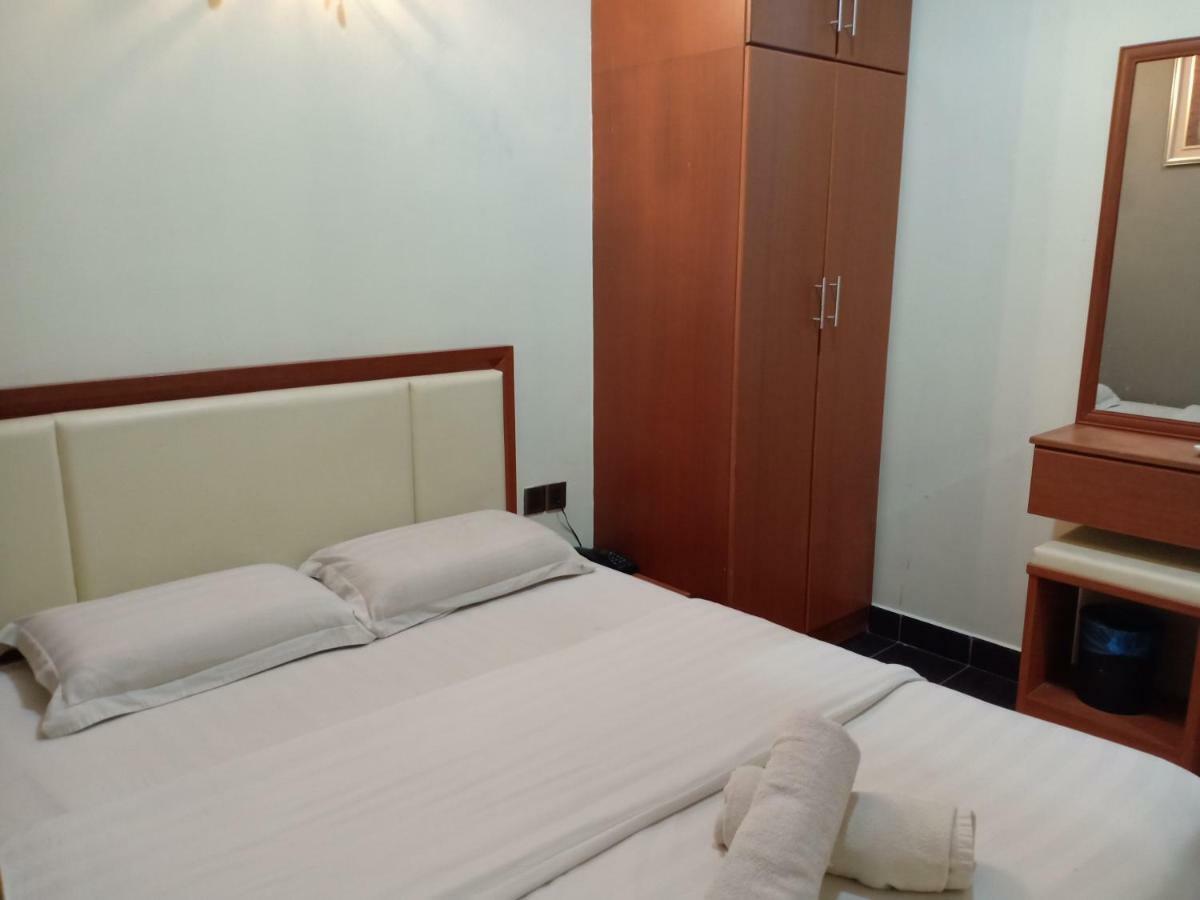 Tc Inn Business Hotel @ Сери Кембанган Екстериор снимка